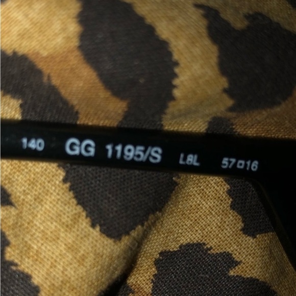 Gucci black unisex has tag on lens black dark gray lens side panels NWOT - Picture 13 of 15